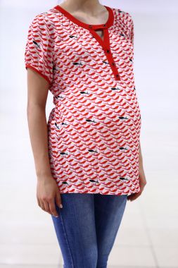 Блузка для беременных и кормящих крепдешин красный с рисунком 8478 Fujin Турция